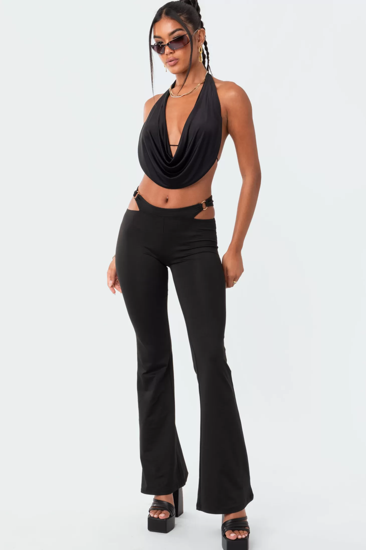 edikted Ashanti Low-Rise Cut-Out Flared Pants* Pants | Pants