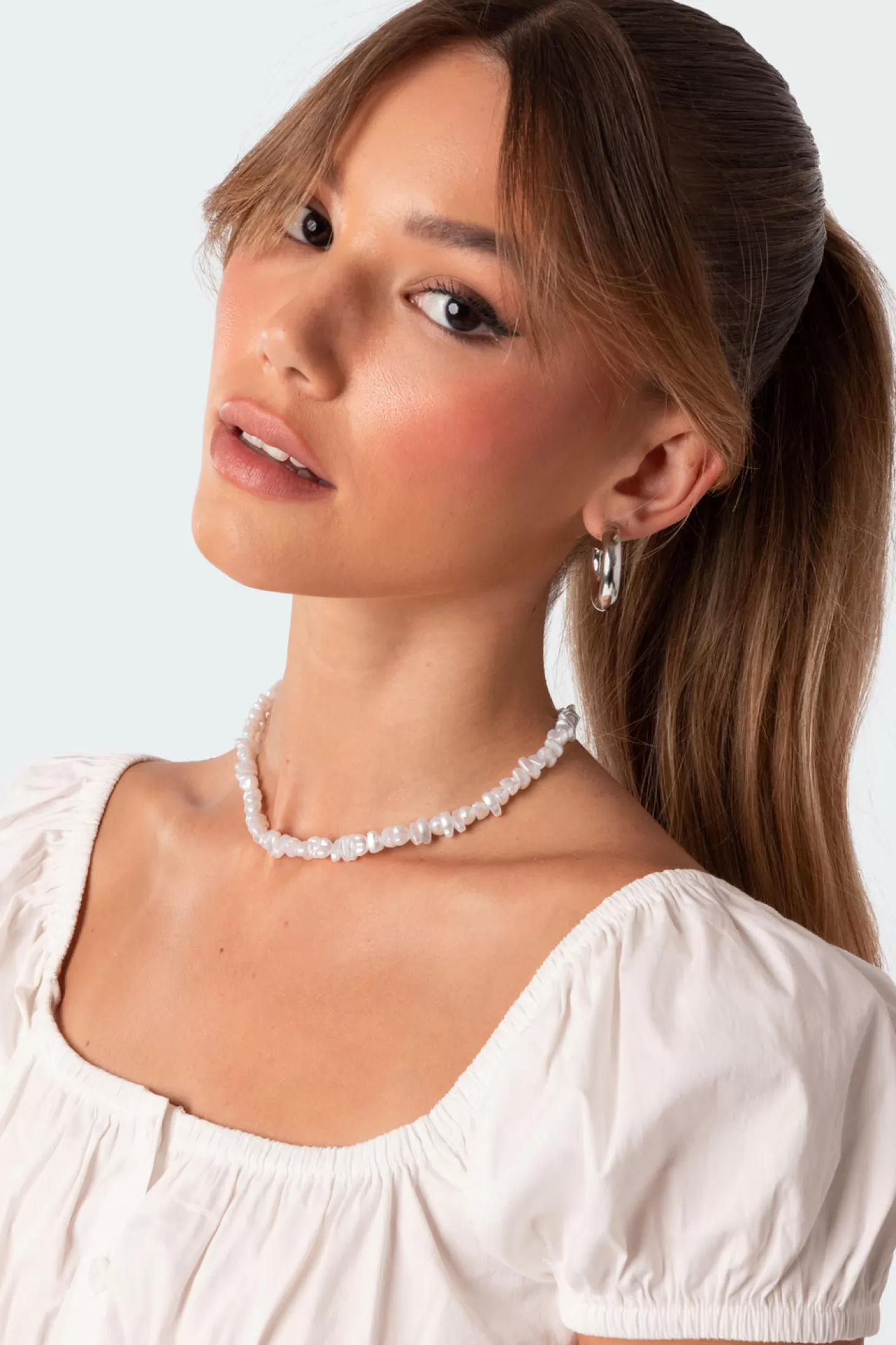 edikted Asymmetric Pearl Necklace* Necklaces