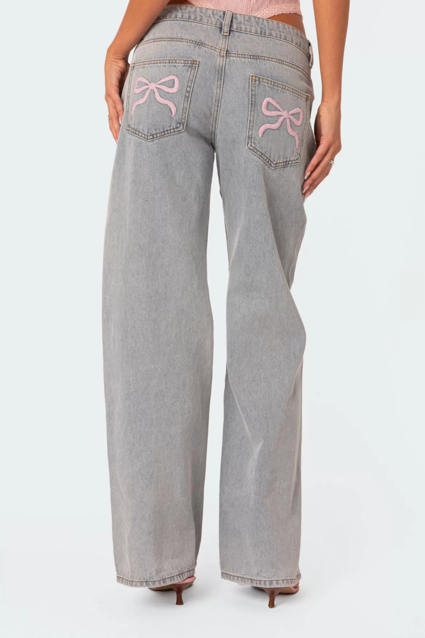 edikted Bow Pocket Relaxed Jeans* Jeans | Jeans