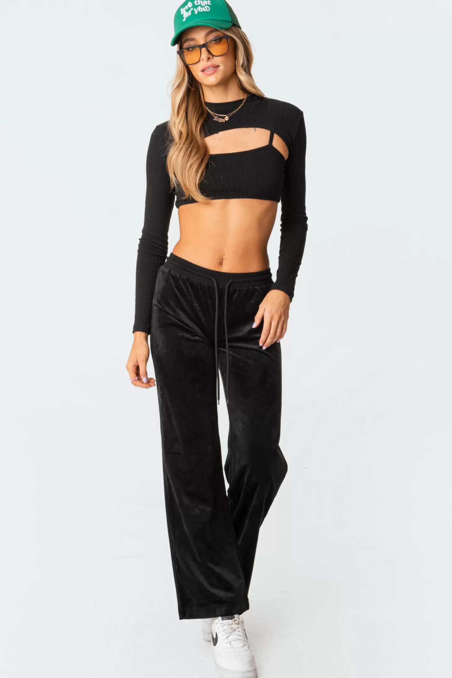 edikted Erin Low-Rise Velour Sweatpants* Pants | Pants