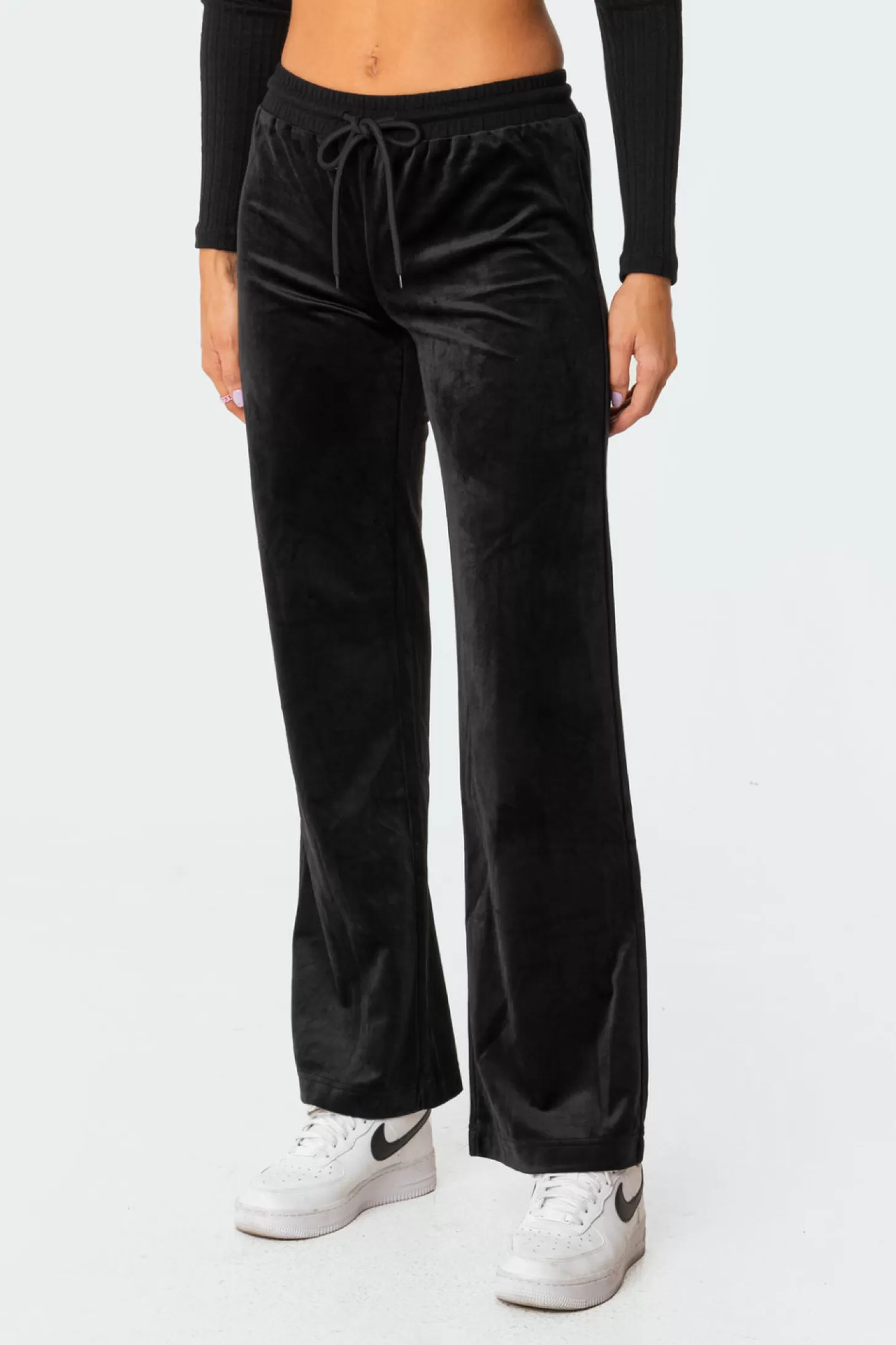 edikted Erin Low-Rise Velour Sweatpants* Pants | Pants