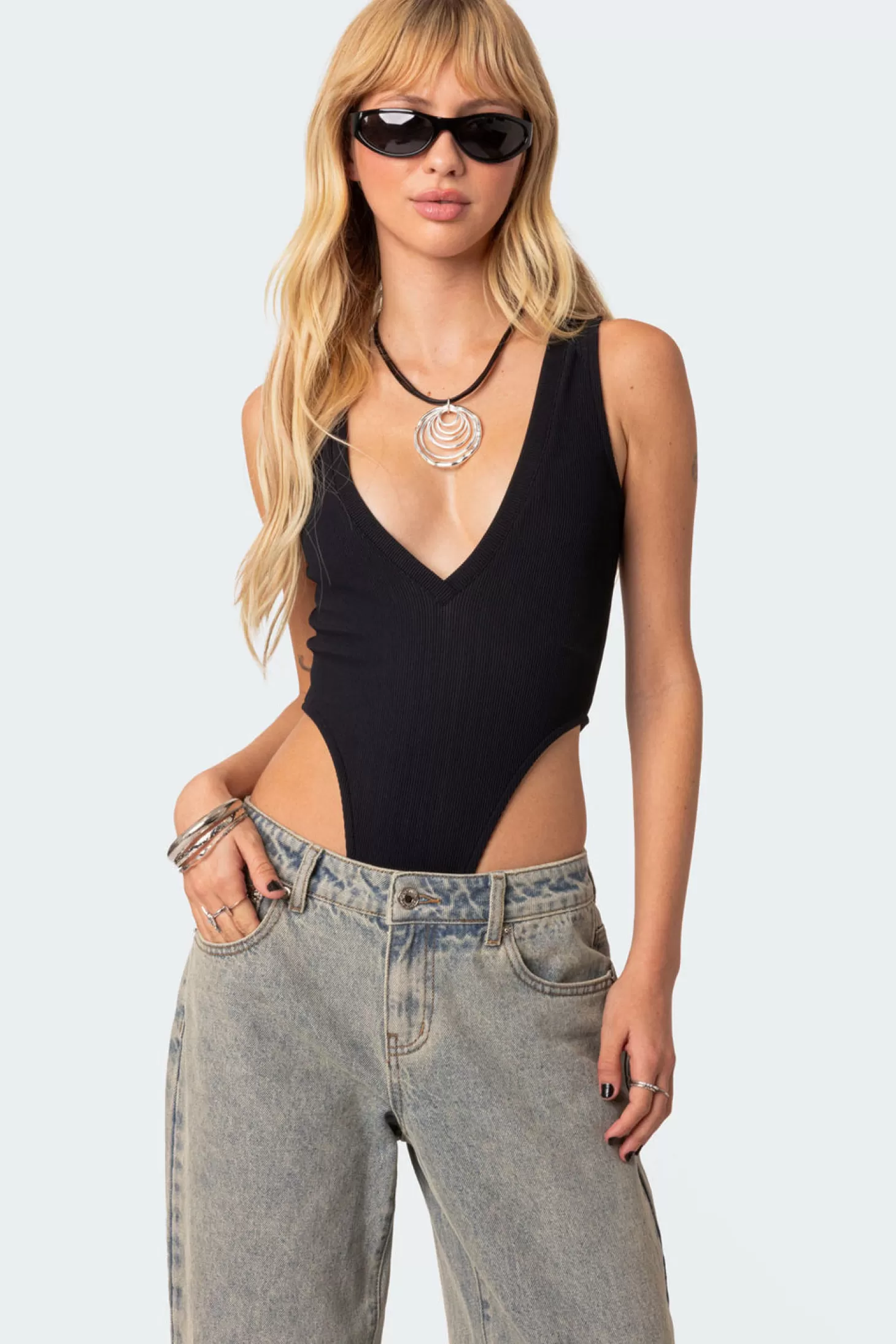 edikted High Cut Ribbed V Neck Bodysuit* Bodysuits | Bodysuits