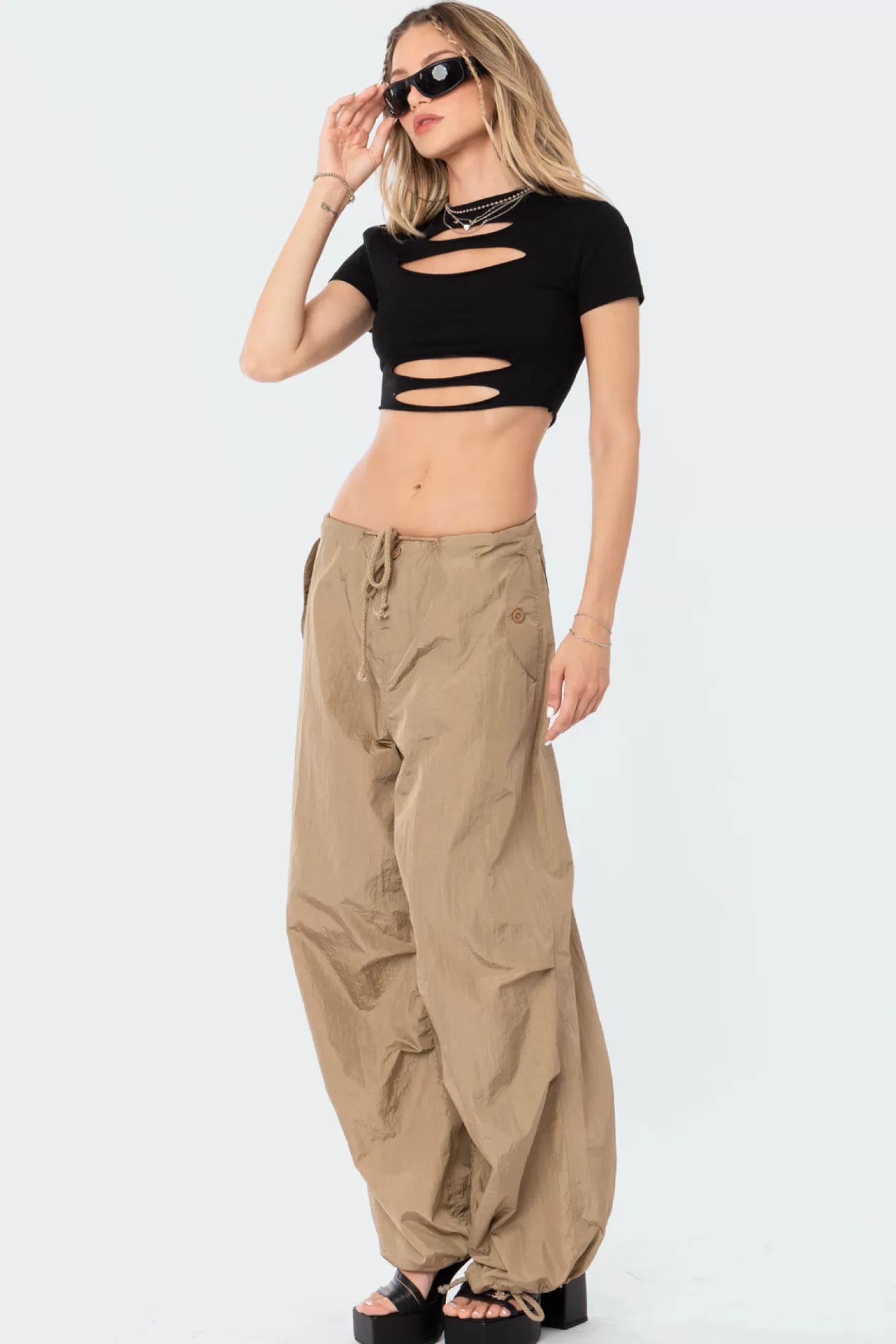 edikted Karina Cut-Out Crop T-Shirt* Crop Tops | T-Shirts