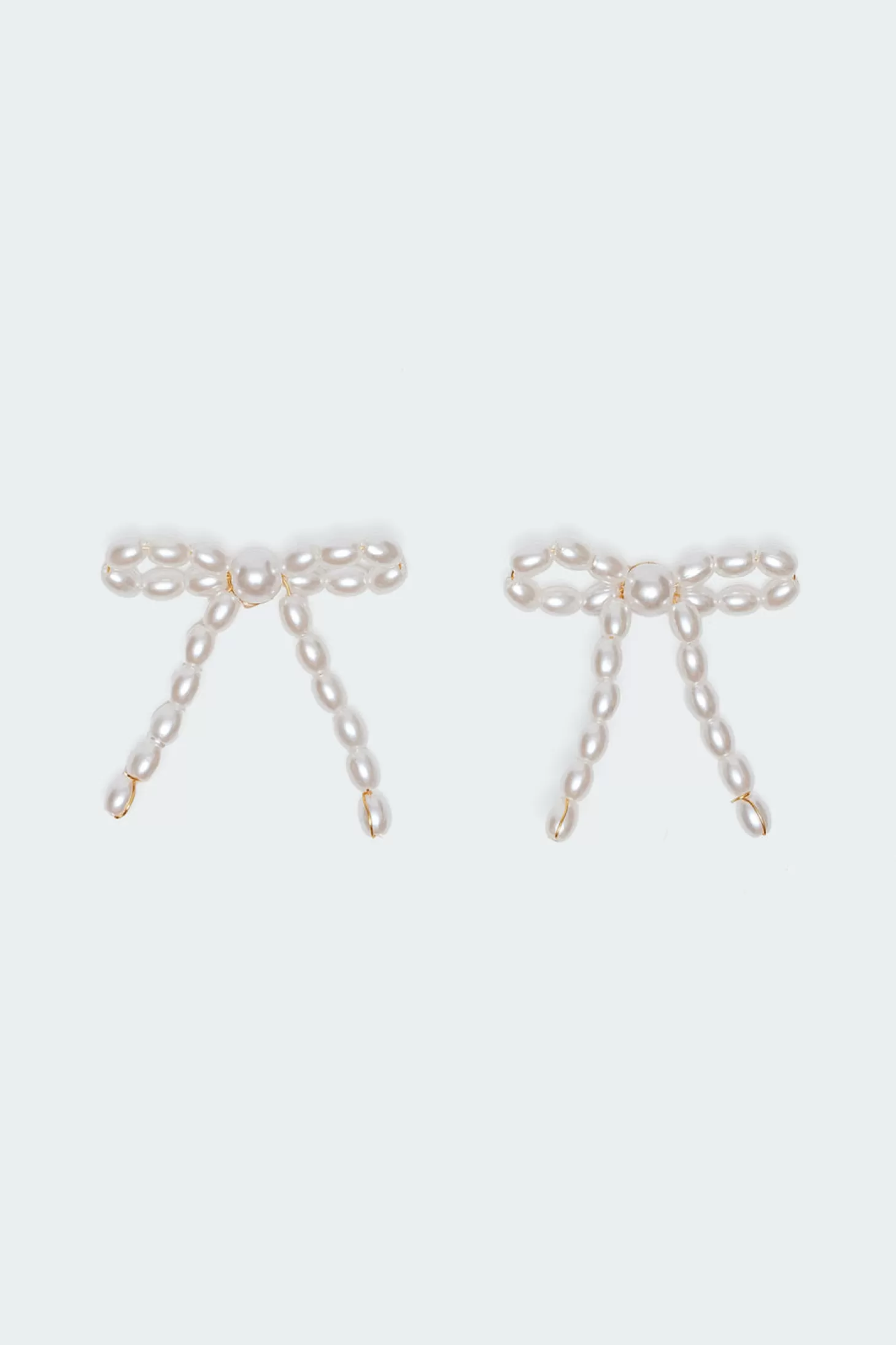 edikted Pearl Bow Stud Earrings* Earrings