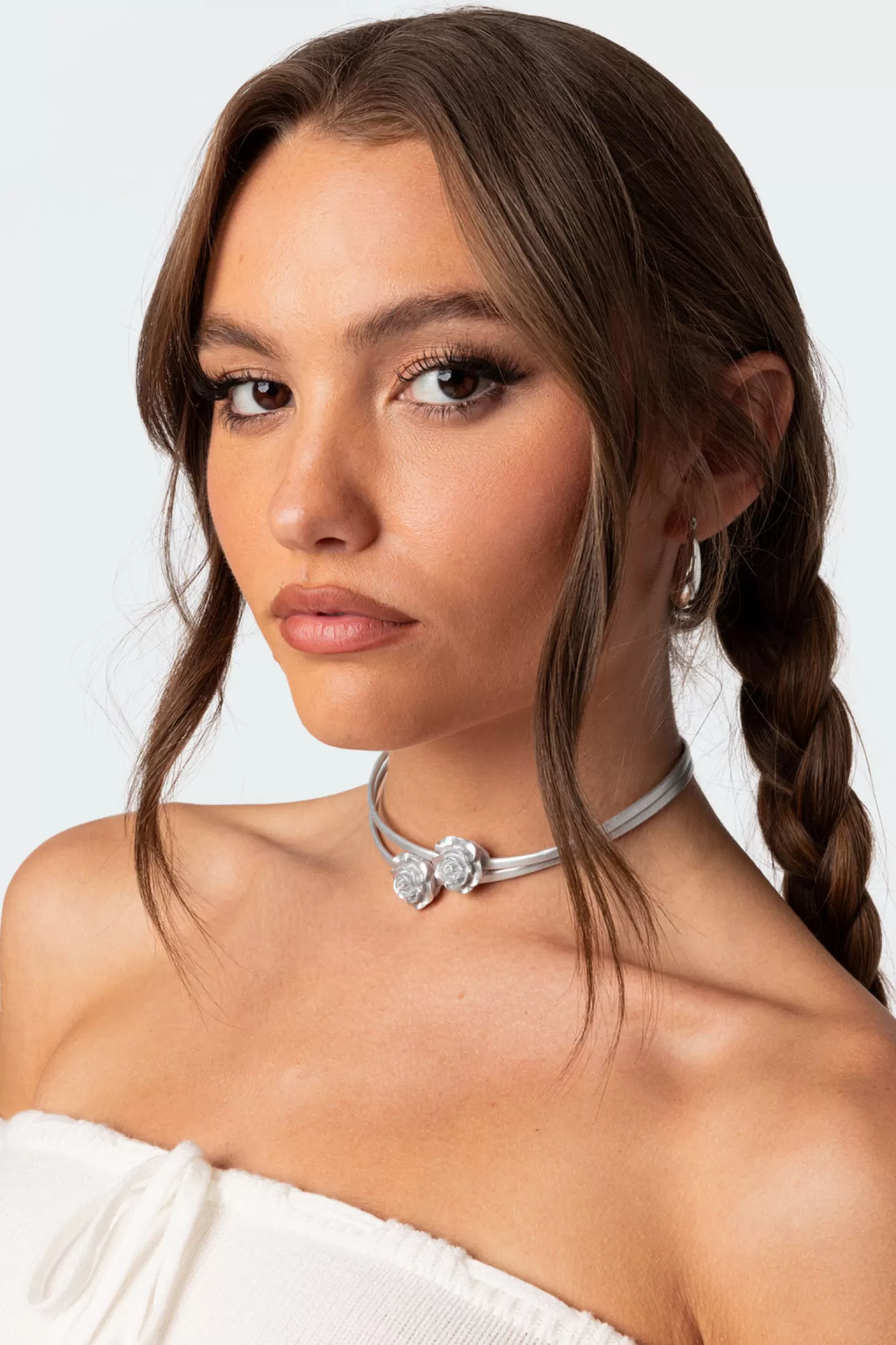 edikted Twin Rose Choker* Necklaces