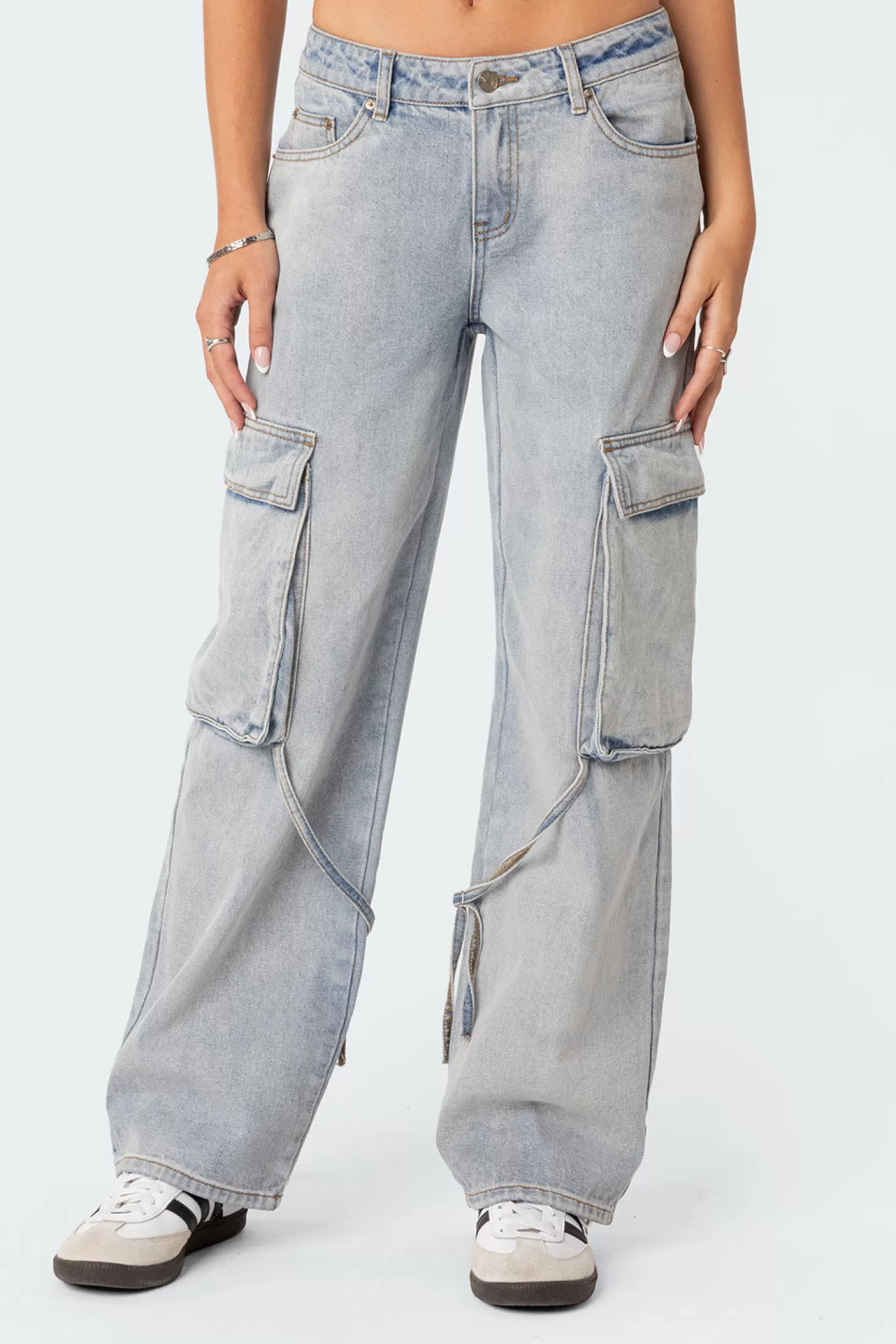 edikted Via Low Rise Washed Denim Cargo Pants* Jeans | Jeans